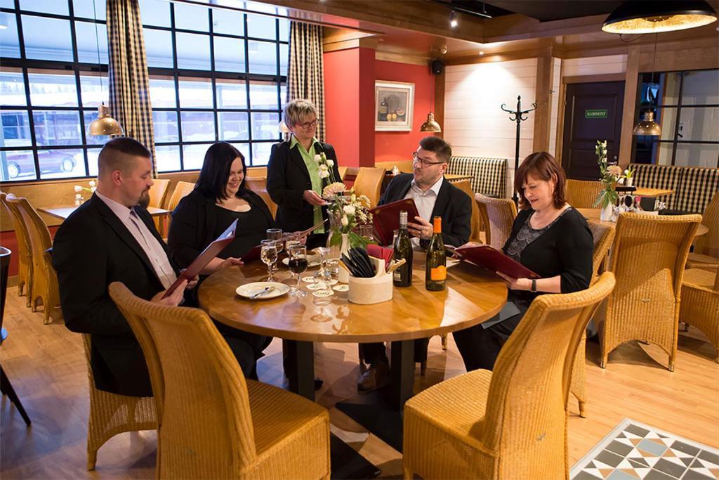 Finlandia Isovalkeinen Hotel